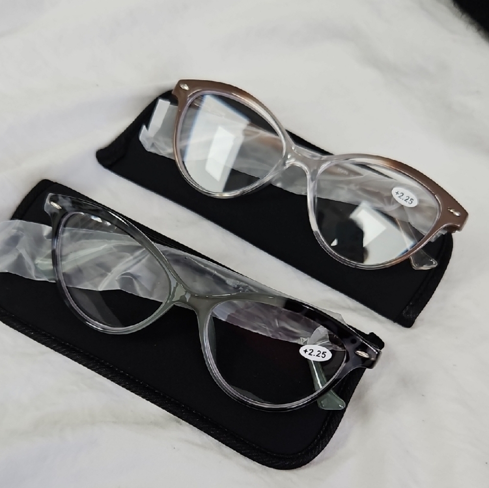 Stylish Cat-Eye Reading Glasses Set